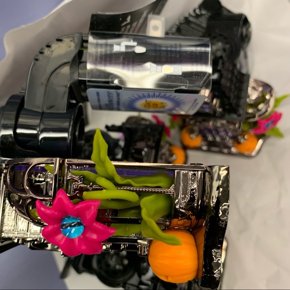 New Bath and body Works Halloween Wallflowers Plug in - Picture 5 of 12